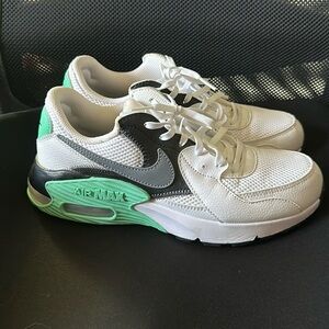 Nike Air Max Women’s 9.5